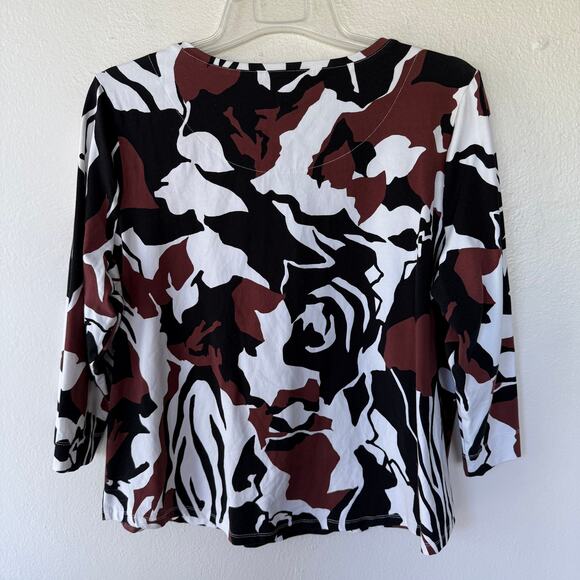 Chico’s Size XL abstract print stretch knit blouse - Picture 6 of 8